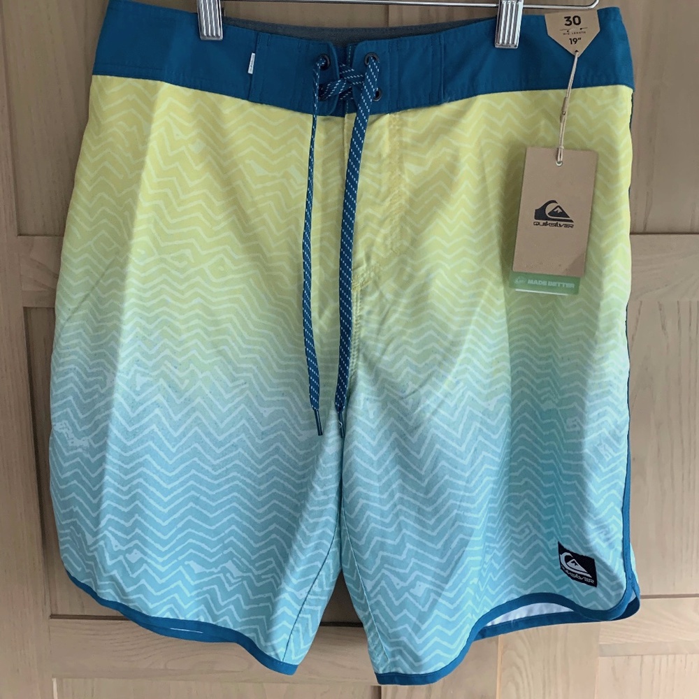 Quiksilver Mid Length Board Shorts Everyday Scallop Blue & Yellow 30